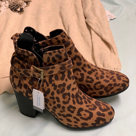 Time and tru size 7 women’s boots with memory foam - Picture 3 of 7